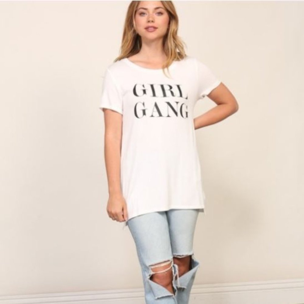 NWT GIRL GANG GRAPHIC TEE